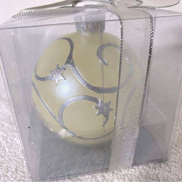 Vintage Sensual Living Cream Silver Christmas Tree Ornament Candle - Picture 9 of 11